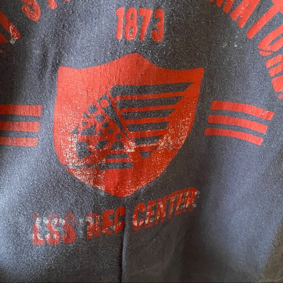 2/$30 || Vintage Levi Strauss Signature Tee - Picture 4 of 6